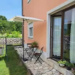Hana Apartament *