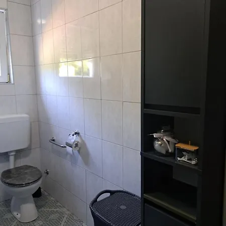 Apartment Hana *